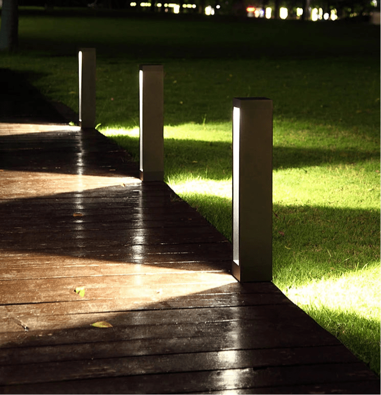 Bright Solar Powered Garden Lamp - VogeLuxe