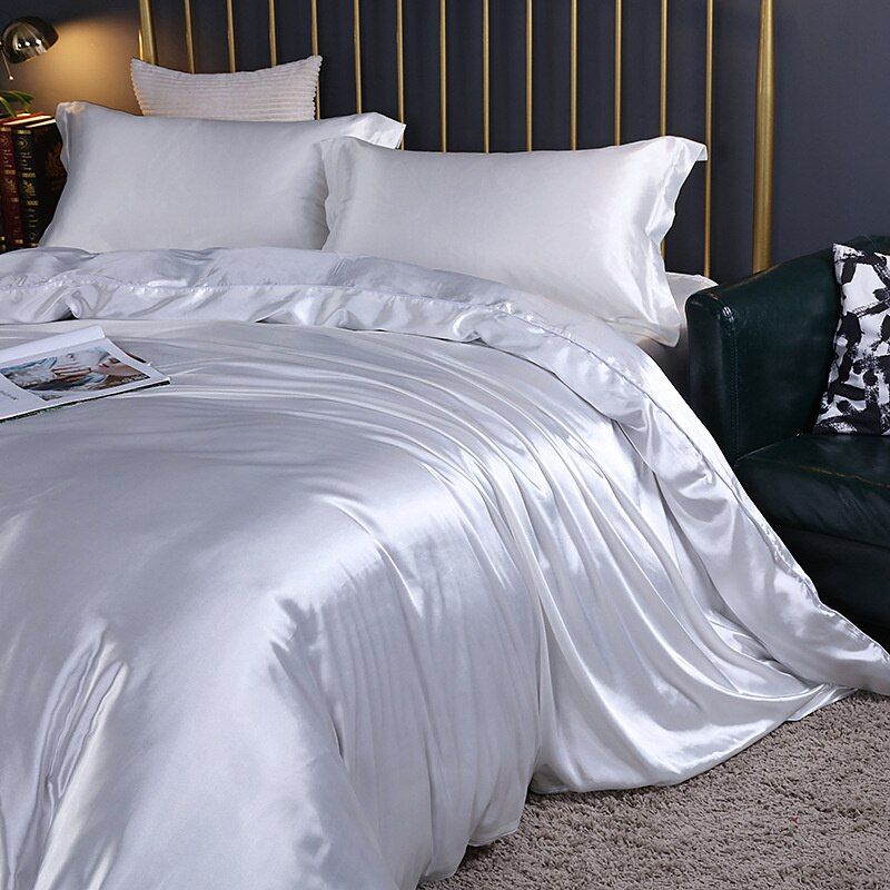 Soft 4-Piece Bed Set with Duvet Cover and Pillowcases - VogeLuxe