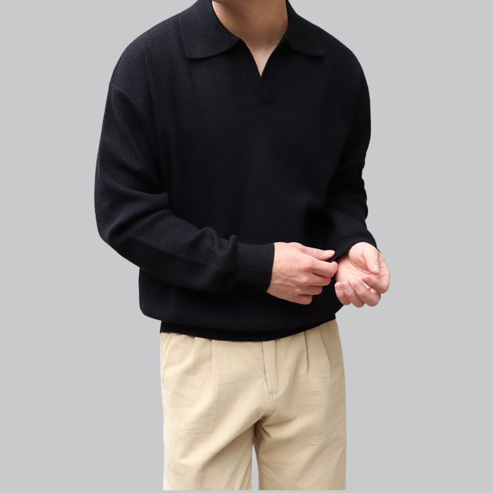 Buttonless long-sleeved polo shirt