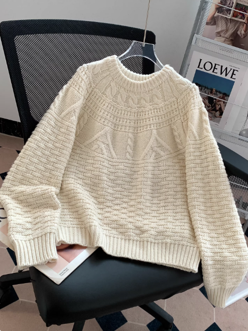 Classic Fit Cable Knit Women's Sweater