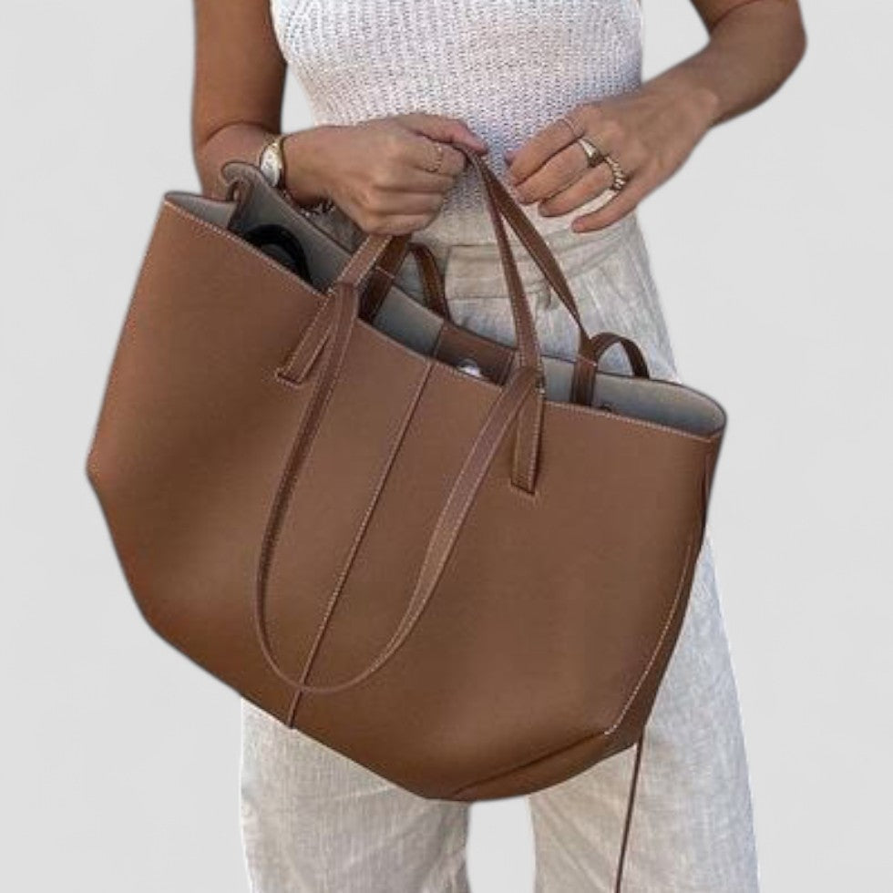 Elegant Everyday Bag with Spacious Design