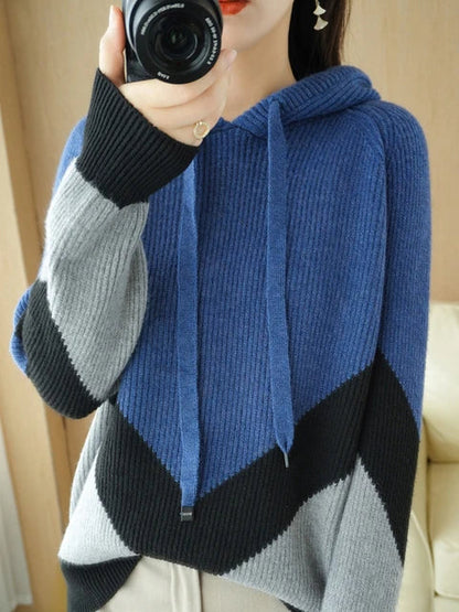 Cozy Women's Blue Crew Neck Cashmere Sweater - VogeLuxe