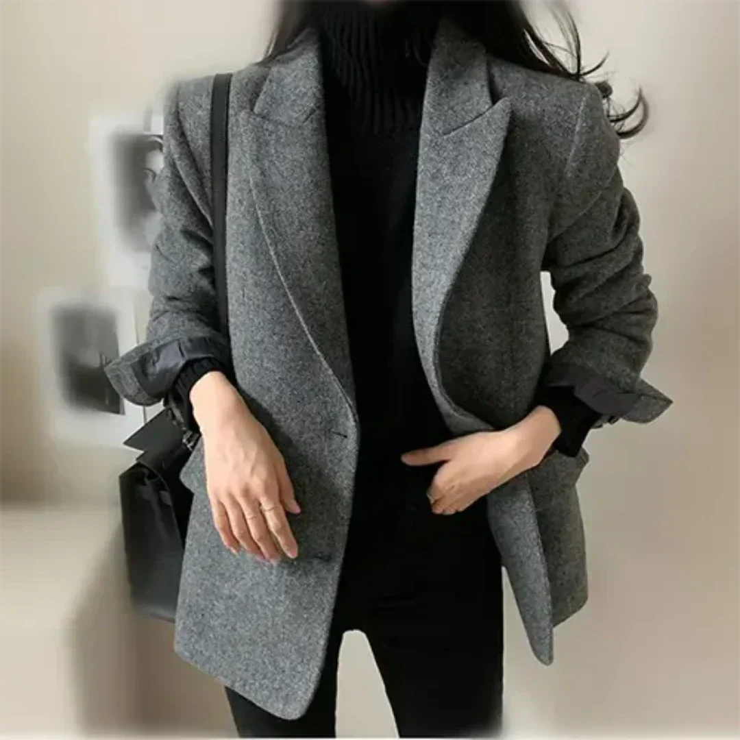 Slim Fit Grey Ladies Blazer with Pockets - VogeLuxe