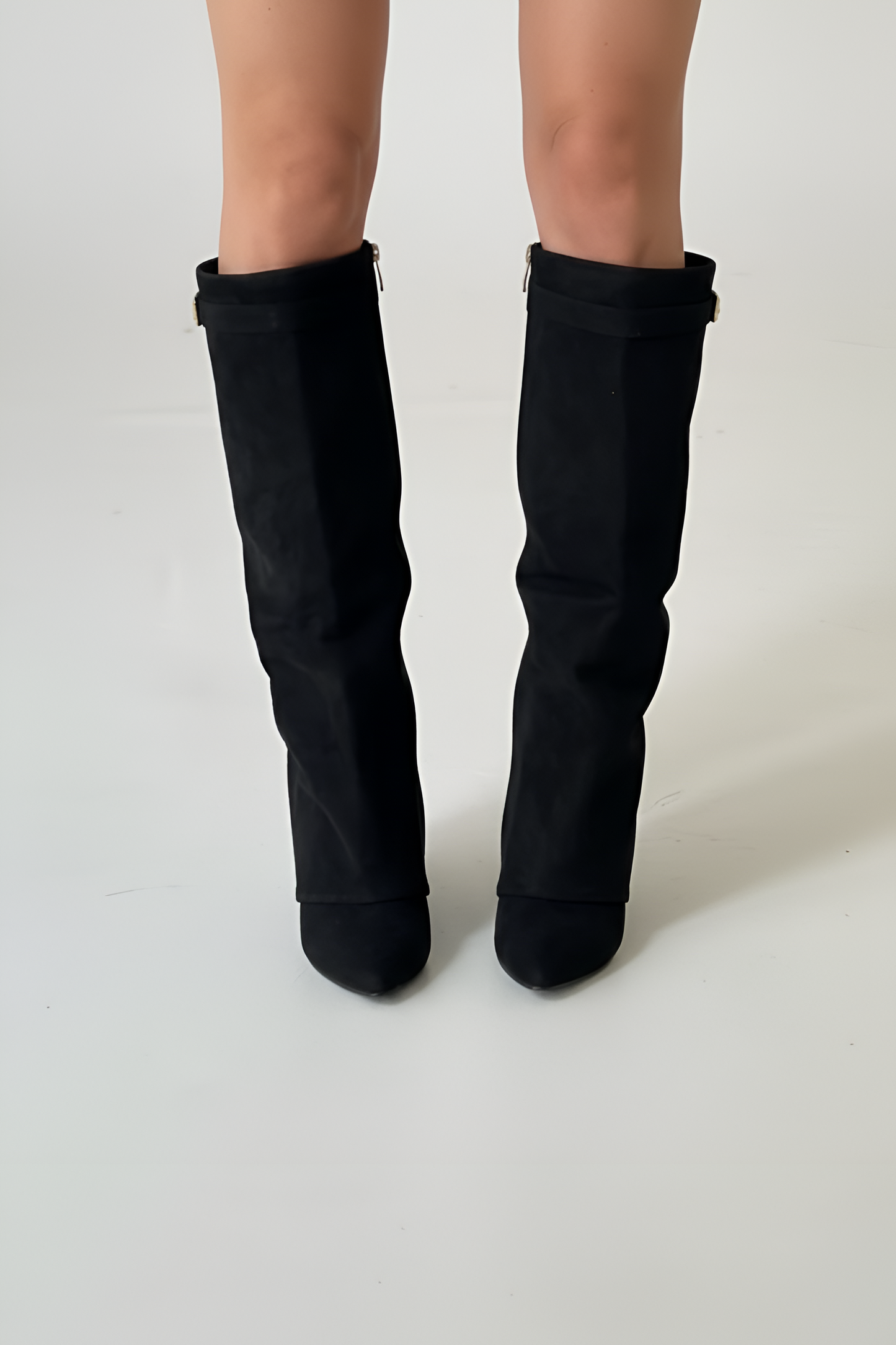 Eleganti Stivali Alti in Pelle con Punta Sottile Donna