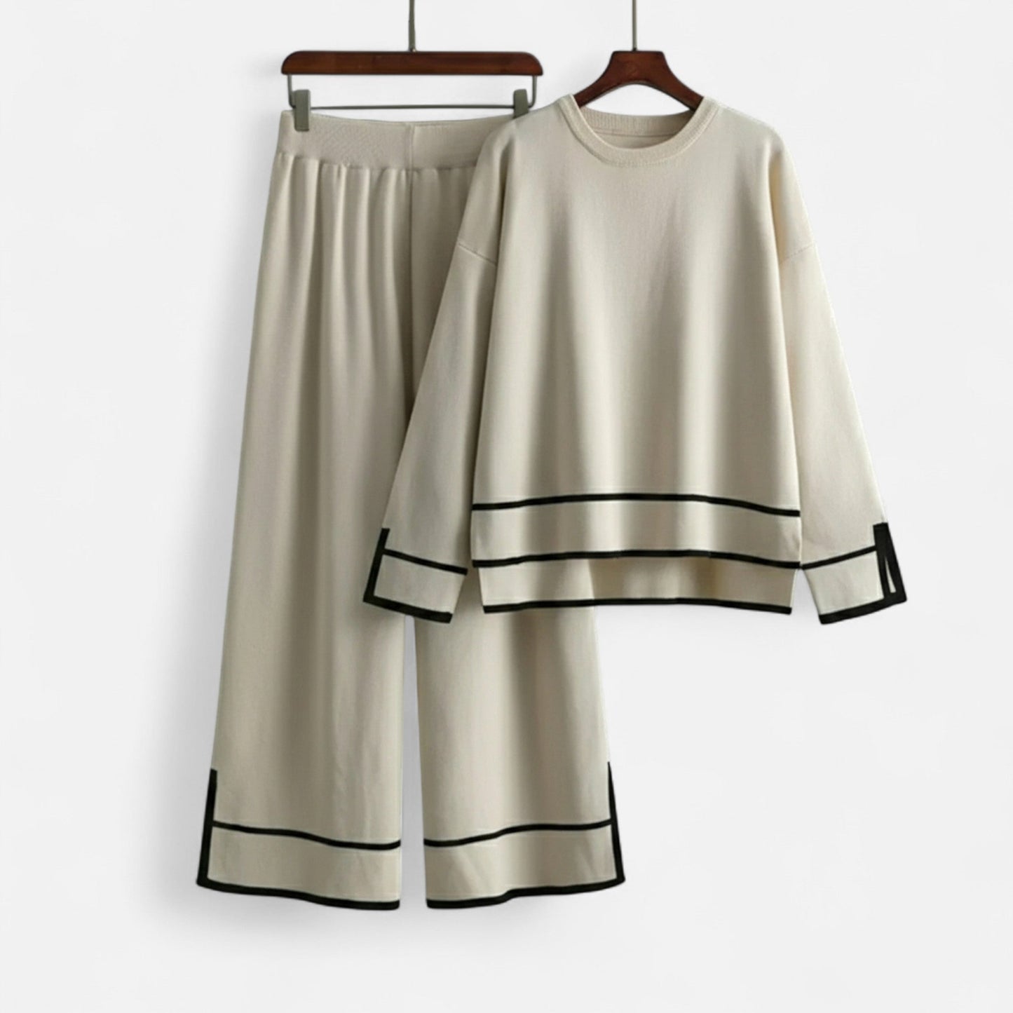 Cozy Women's Knit 2-Piece Winter Outfit - VogeLuxe