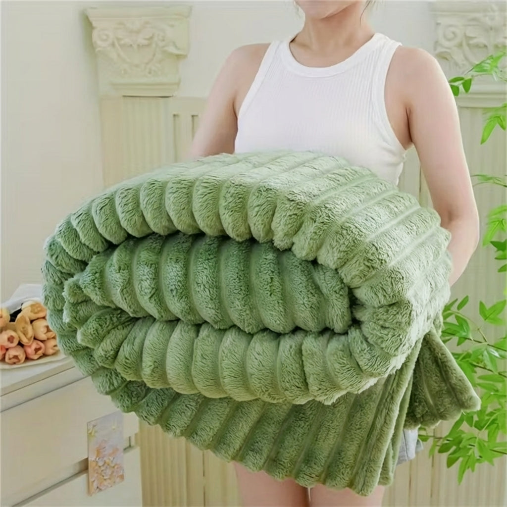 Cozy Faux Fur Blanket - Soft and Warm Throw