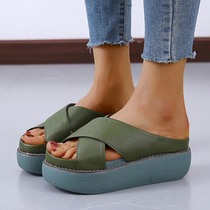 Comfortable Water Resistant Outdoor Slippers