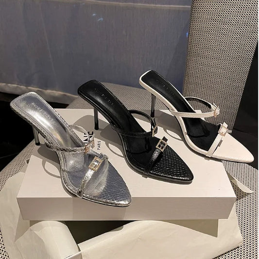 Stylish Women's Flat Sandals - 3 Colors Available - VogeLuxe