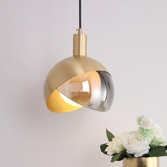 Classic Table Lamp - VogeLuxe