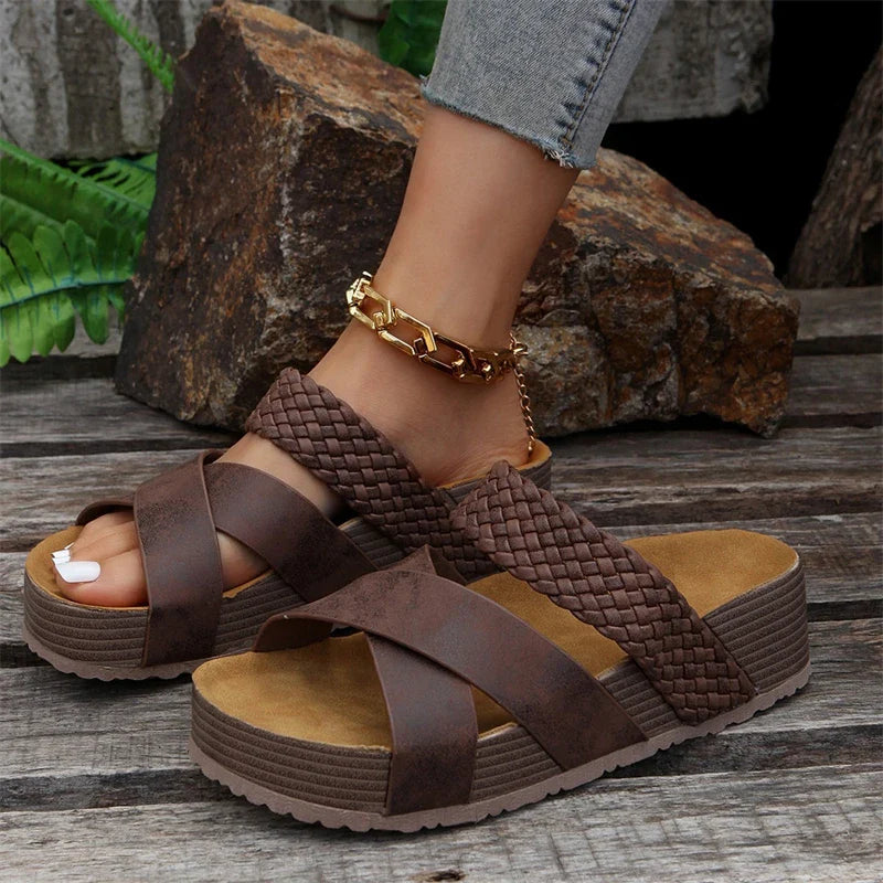 Comfortable Women's Flat Sandal Slippers Outdoor Shoes - BritishElegance
