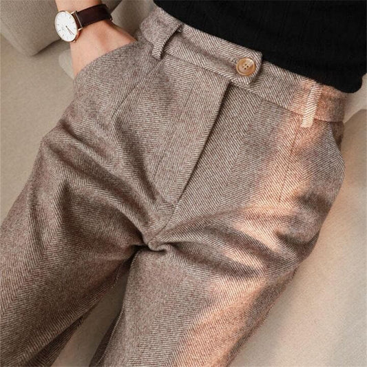 Classic Mens Textured Pleated Trousers - VogeLuxe