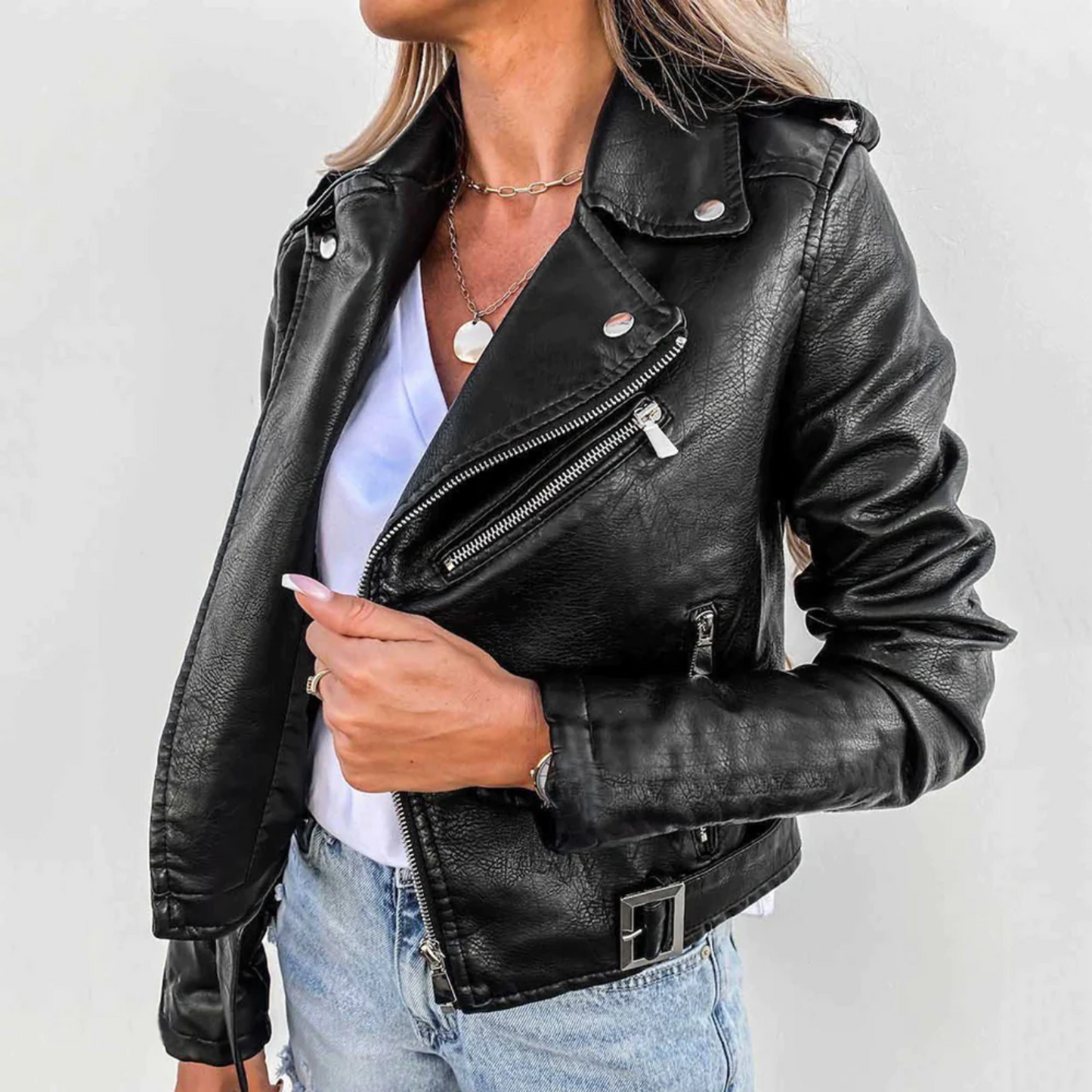 Fitted Leather Motorcycle Jacket for Ladies - VogeLuxe