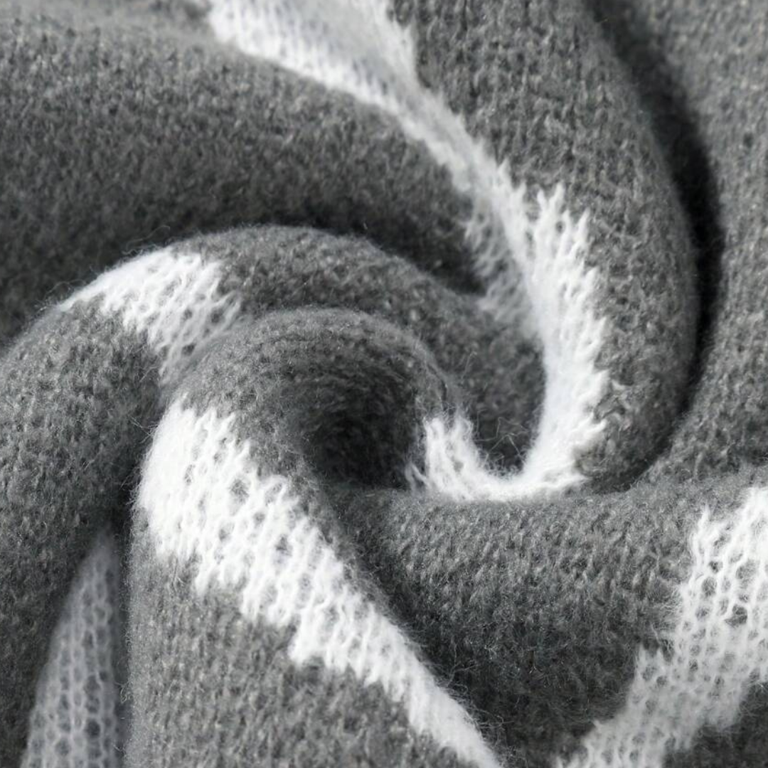 VogeLuxe | Men’s Bold Graphic Crewneck Sweater