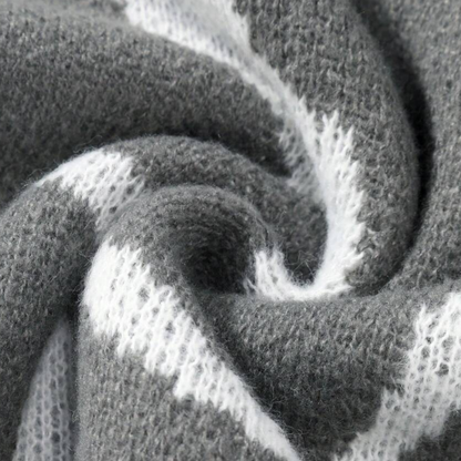 VogeLuxe | Men’s Bold Graphic Crewneck Sweater