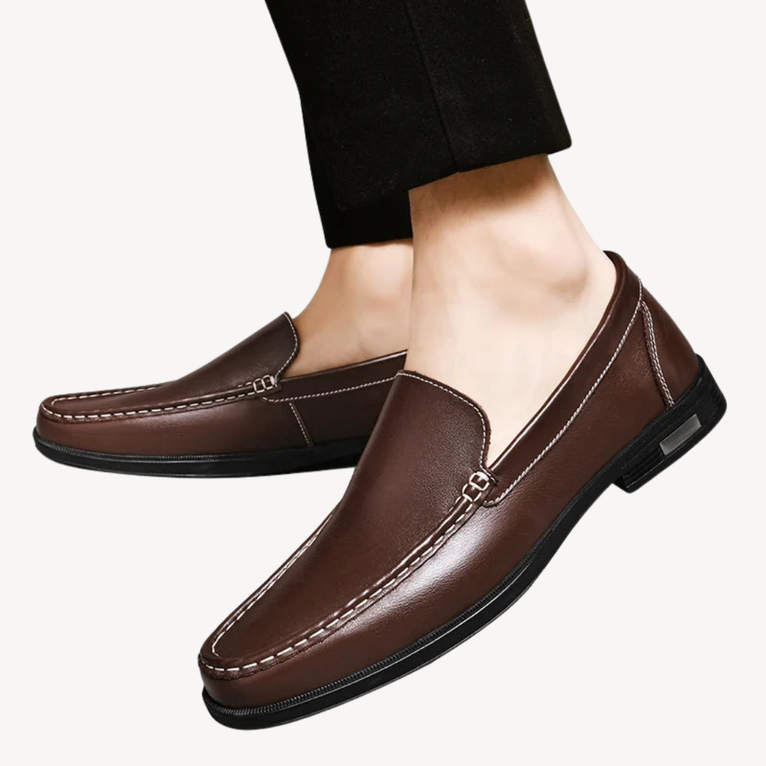 VogeLuxe | Men’s Timeless Moc Toe Loafers