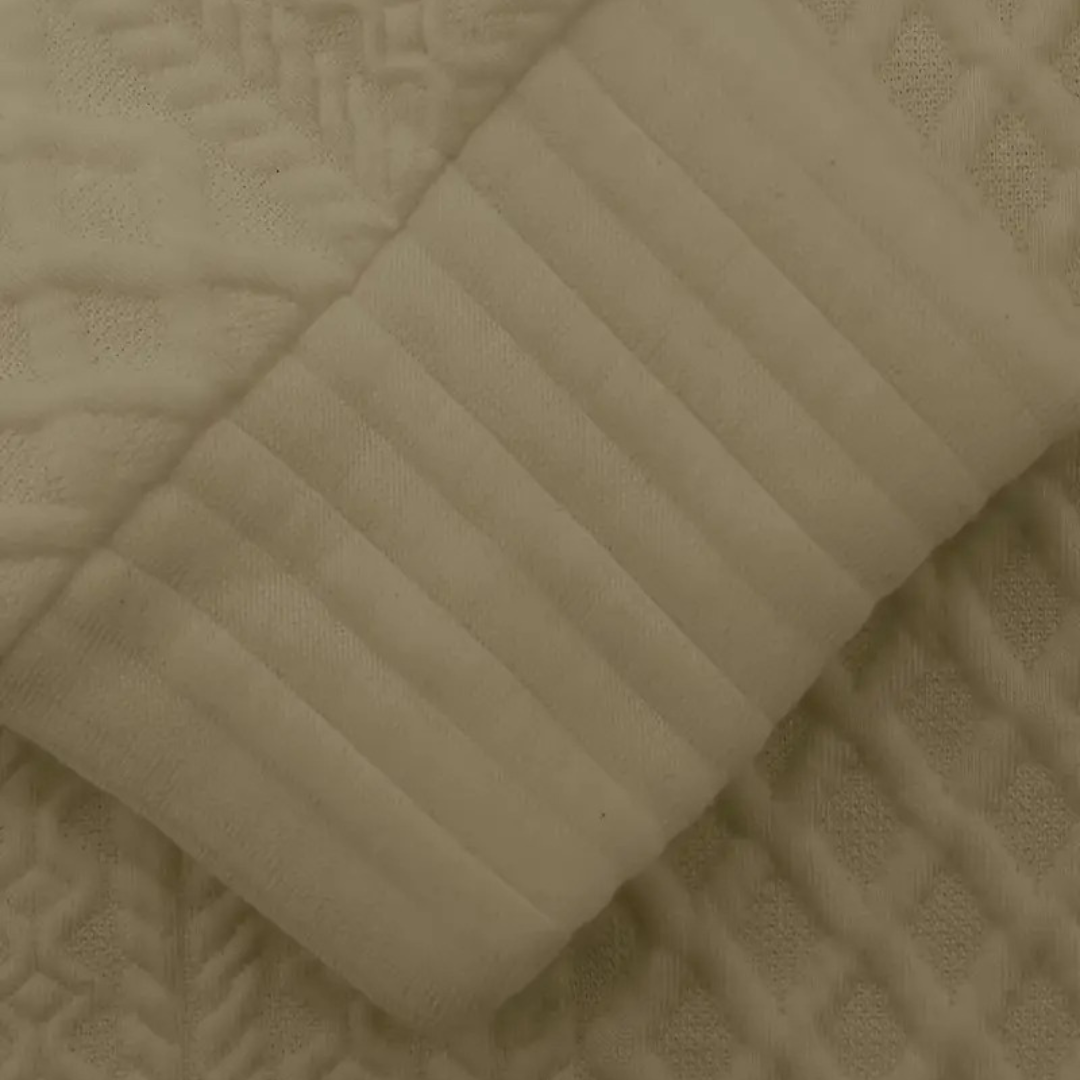 VogeLuxe | Men’s Quilted Heritage Pullover