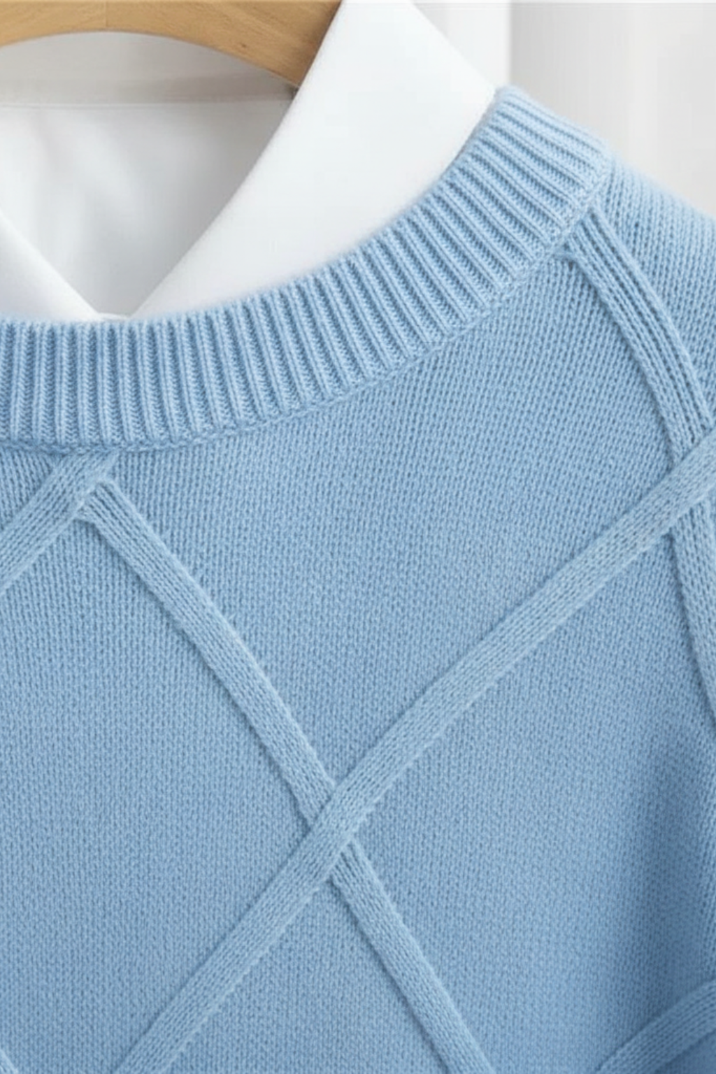 VogeLuxe | Men’s Diamond Knit Round Neck Sweater