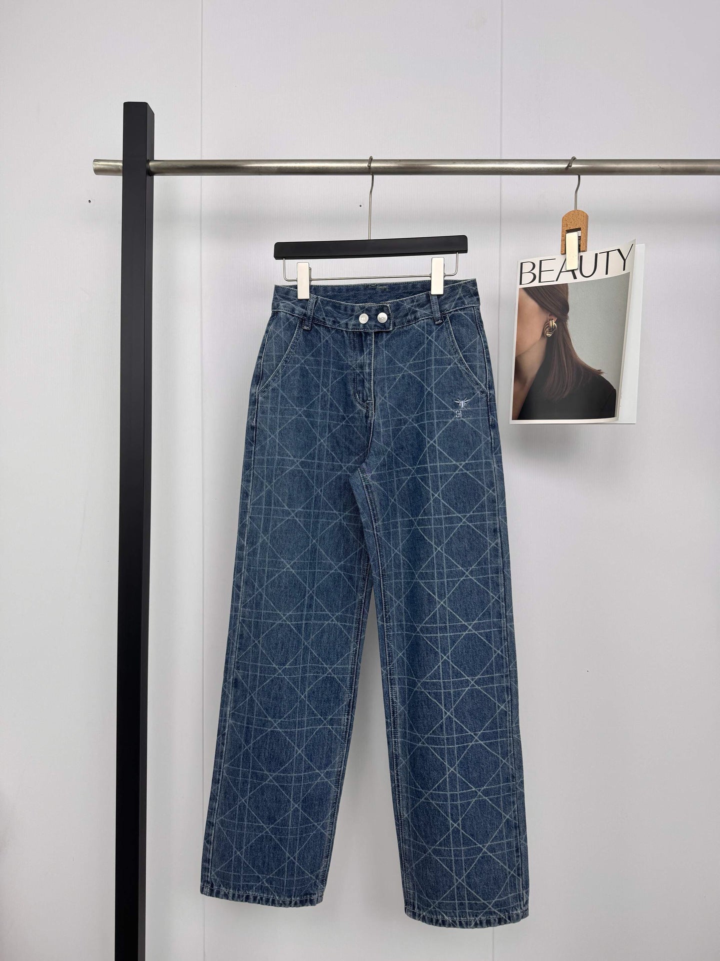 Comfortable Glitter Embroidered High Waisted Straight Jeans