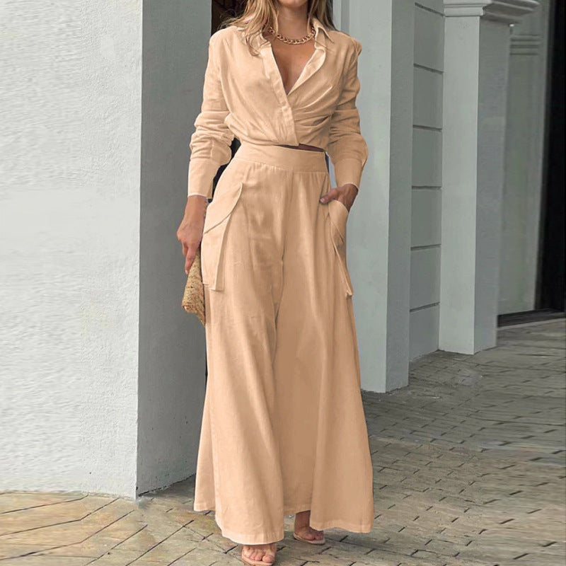 Chic Women's 2-Piece Suit with Fitted Top and Trousers - VogeLuxe