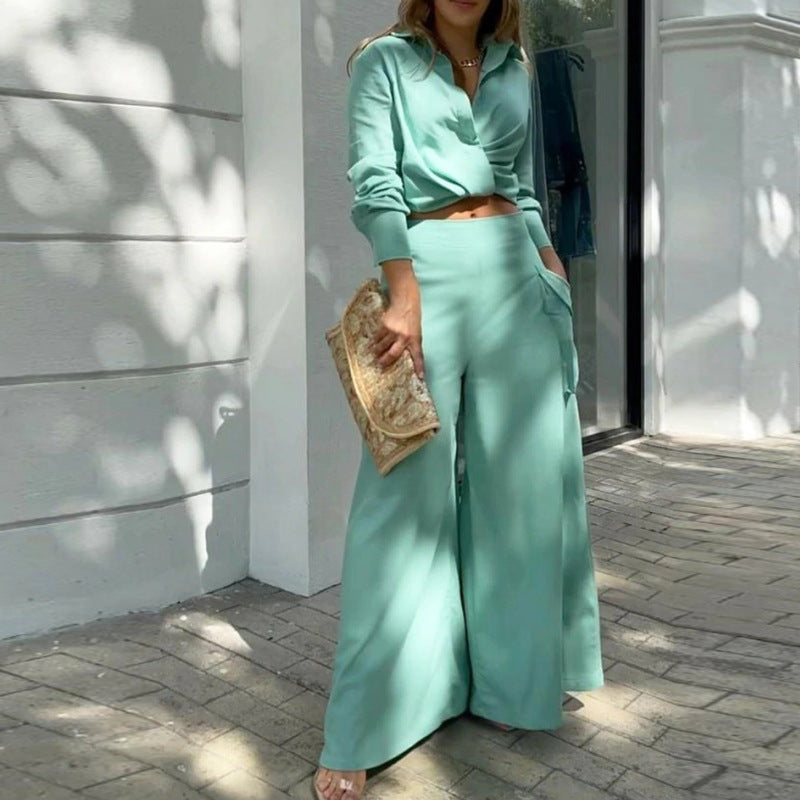 Chic Women's 2-Piece Suit with Fitted Top and Trousers
