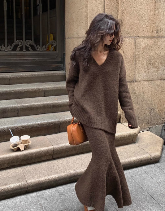 Casual Women's Crew Neck Sweater and Skirt Set - VogeLuxe