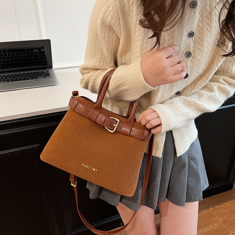 Fashionable One Shoulder Crossbody Purse - VogeLuxe