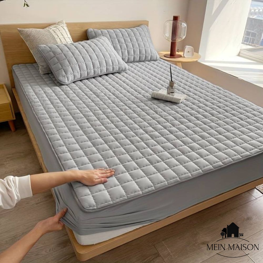 Soft Fitted Mattress Protector Cover - VogeLuxe