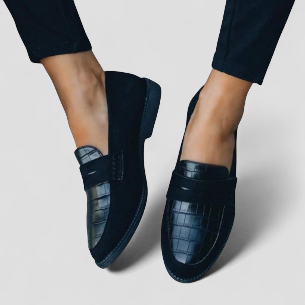 VogeLuxe | Women’s Vintage Cowhide Flats