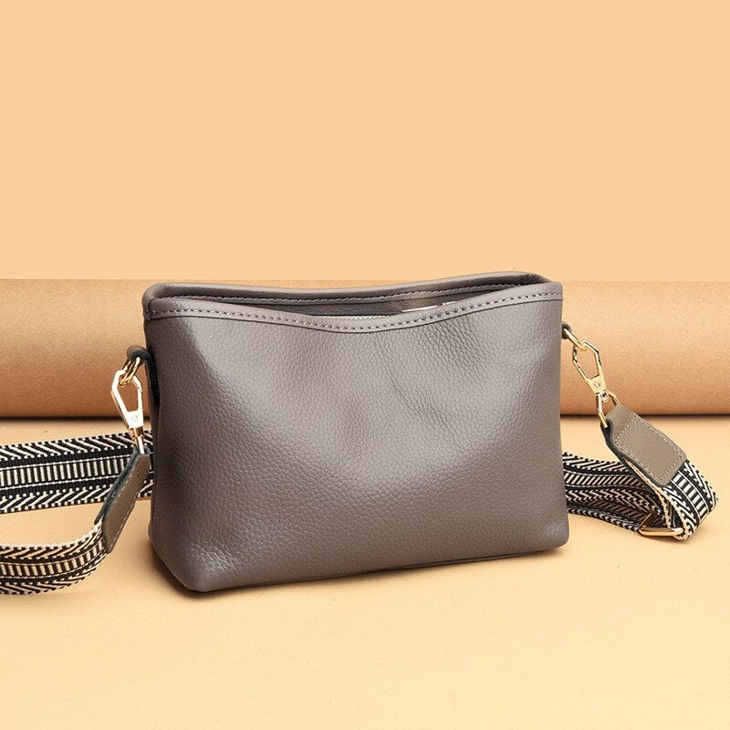 Classic Small Crossbody Purse for Daily Use