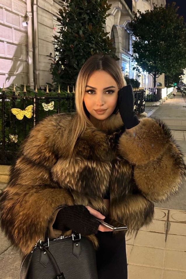 Plush Faux Fur Parka - Soft, Warm, and Stylish Coat - VogeLuxe