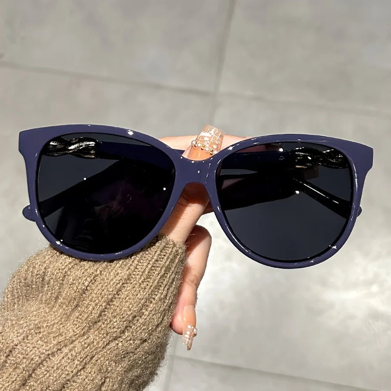Vintage Women's Oval Shade Sunglasses