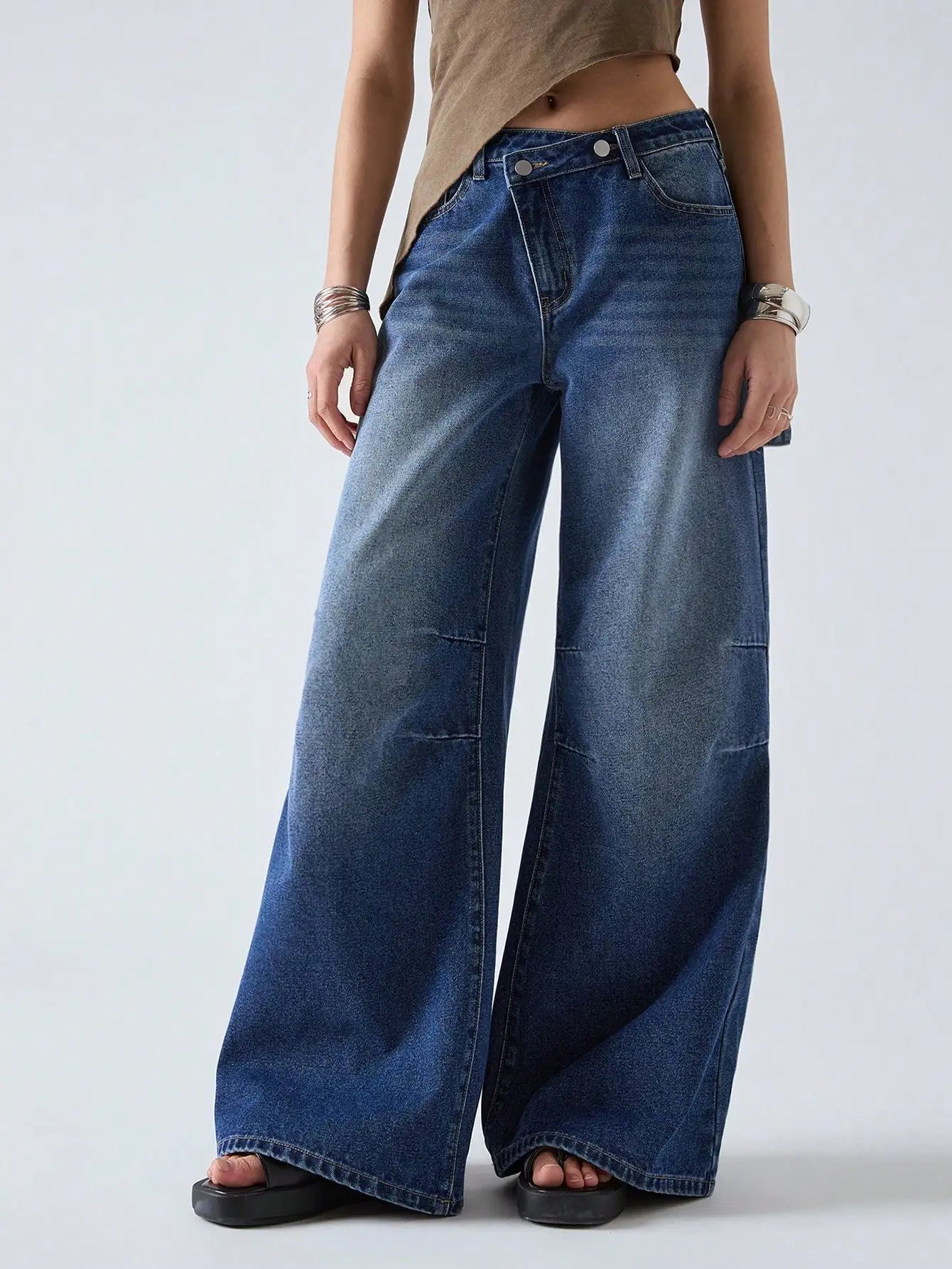 Classic Comfortable Fit Womens Jeans - VogeLuxe