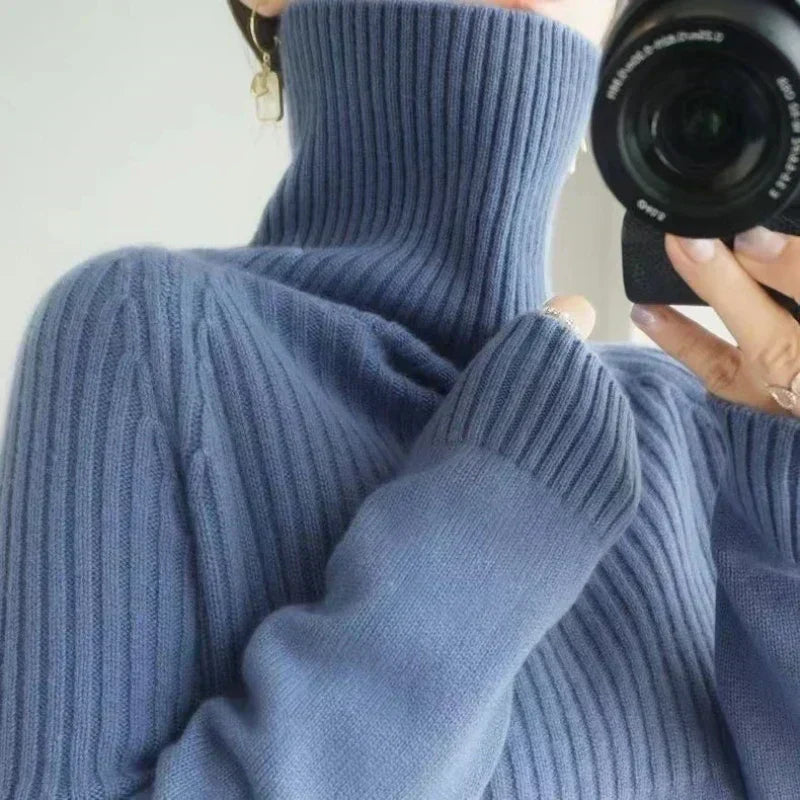 Cozy Women's Soft Wool Turtleneck Sweater