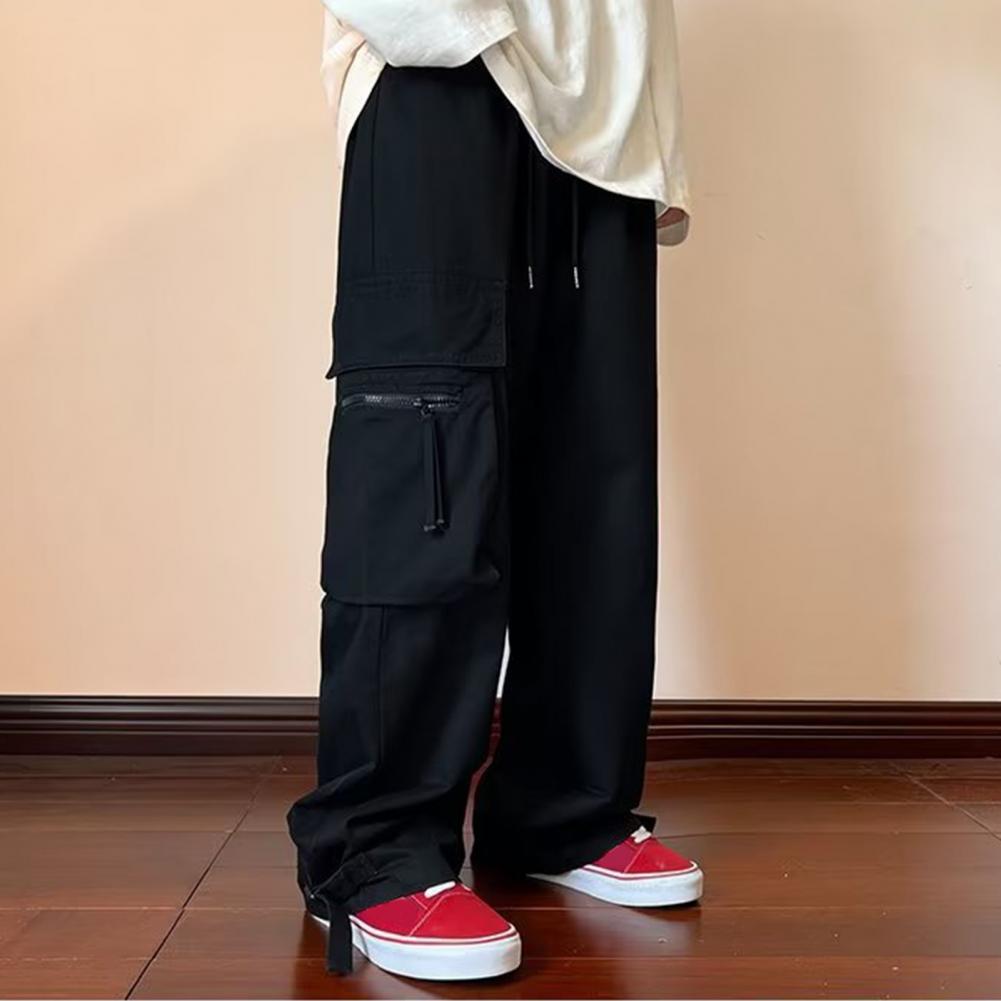 Relaxed Fit Men's Black Cargo Trousers - VogeLuxe