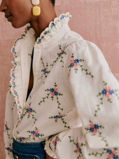 Ladies Pretty Embroidered Peasant Blouse - VogeLuxe
