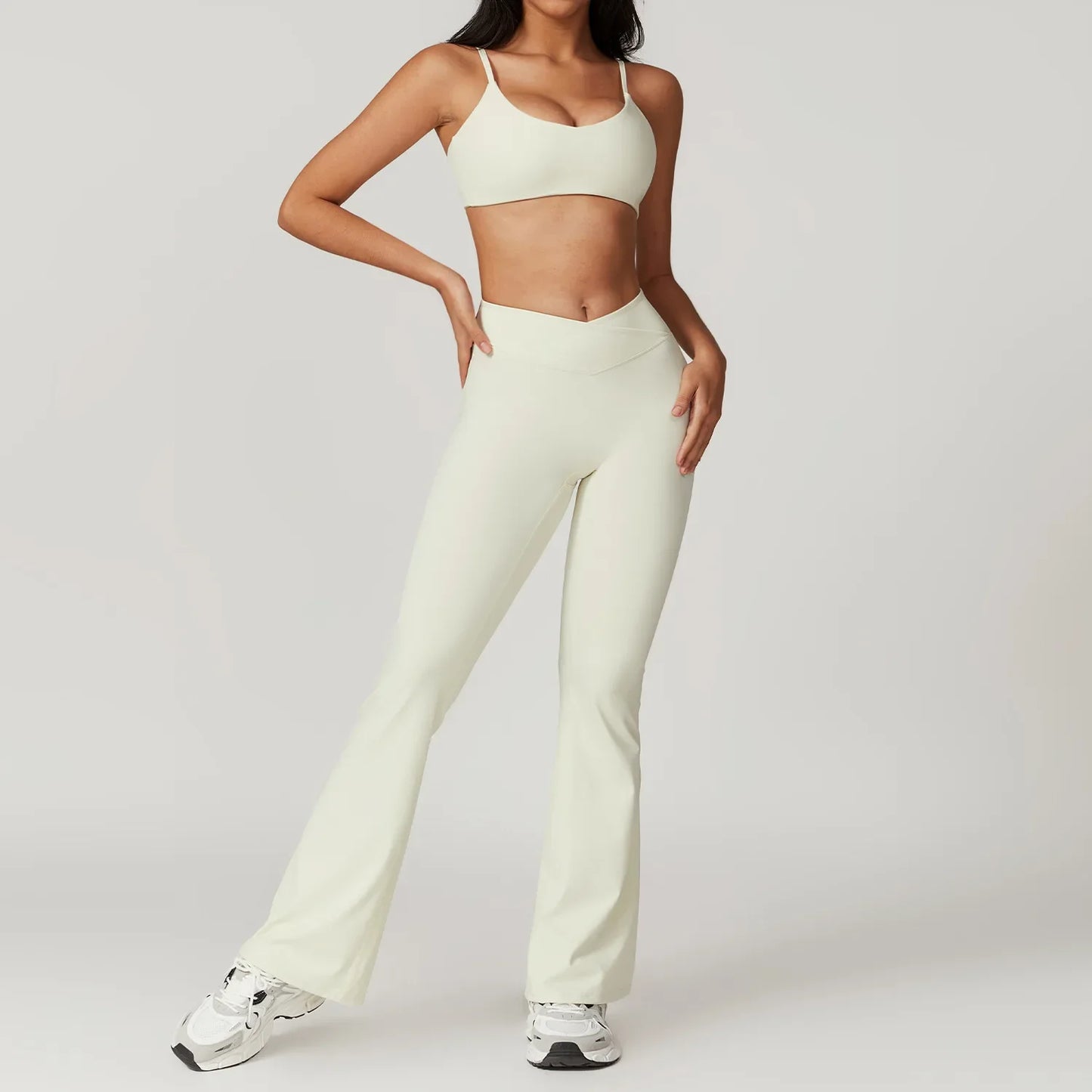 Comfortable 2-Piece Yoga Outfit - Sports Bra & Tight Pants