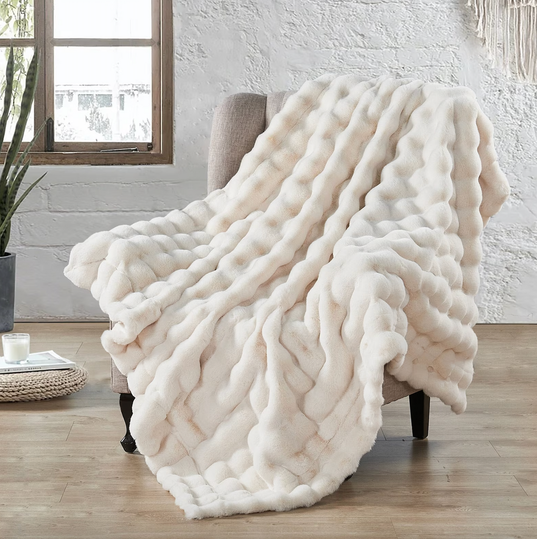 Soft Plush Rabbit Faux Fur Blanket for Warmth - VogeLuxe