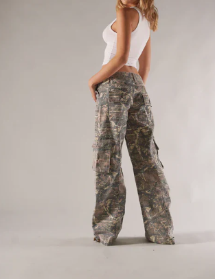 Women's Fashionable Cotton Cargo Pants with Relaxed Fit - VogeLuxe