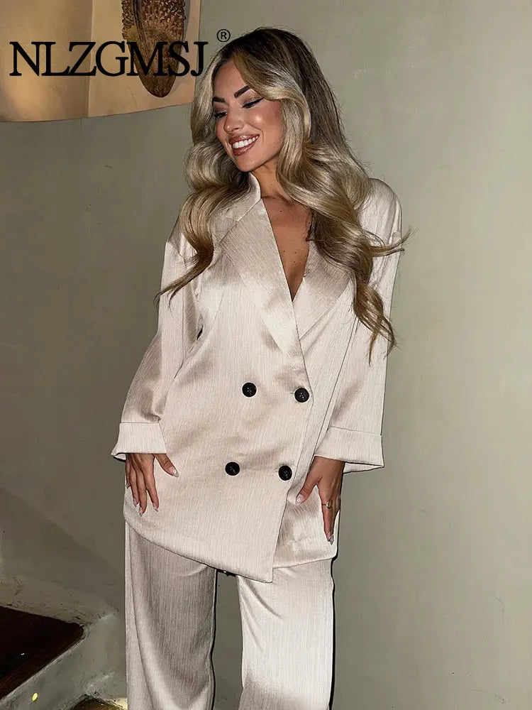 Classic 2-Piece Suit for Women - VogeLuxe