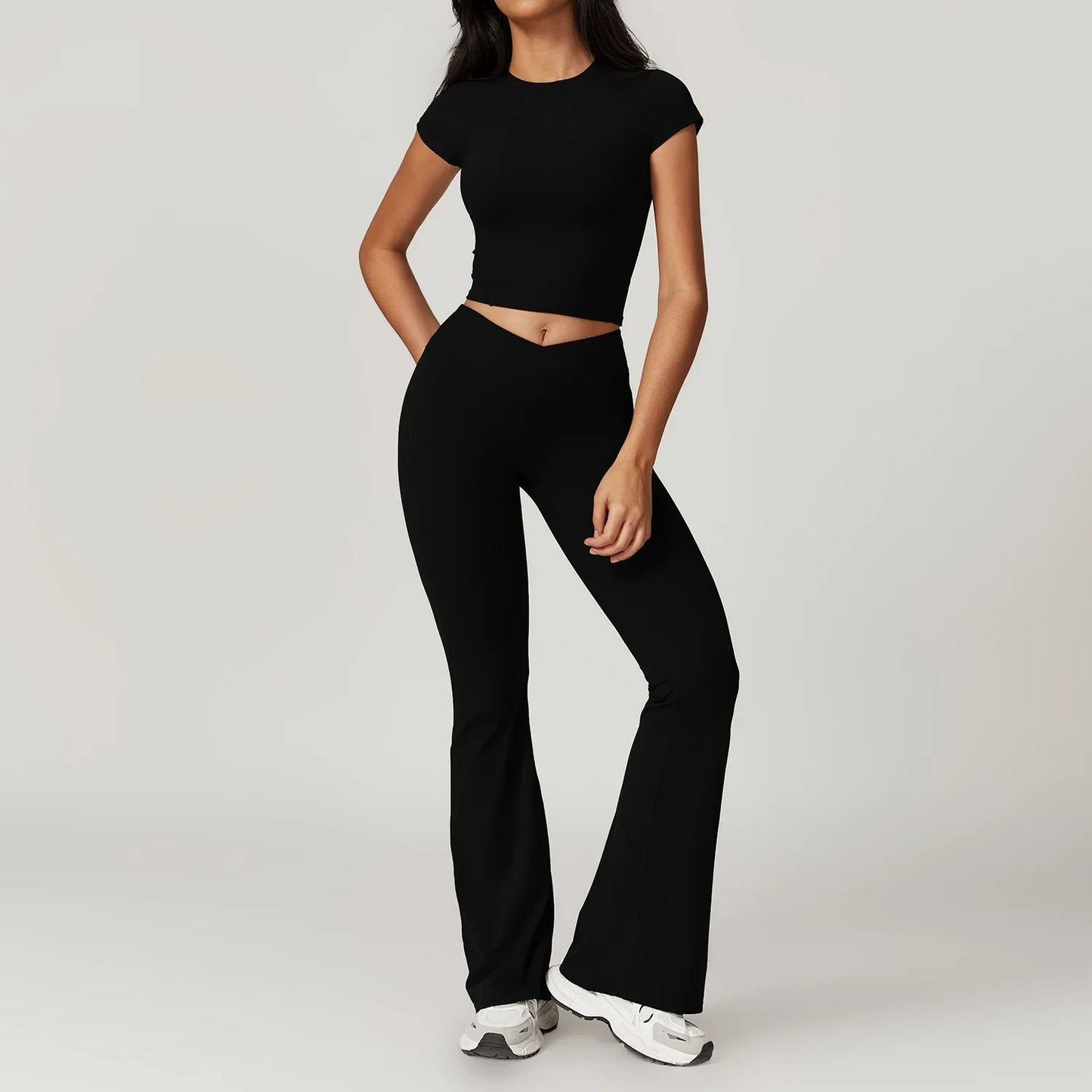 Comfortable 2-Piece Yoga Outfit - Sports Bra & Tight Pants