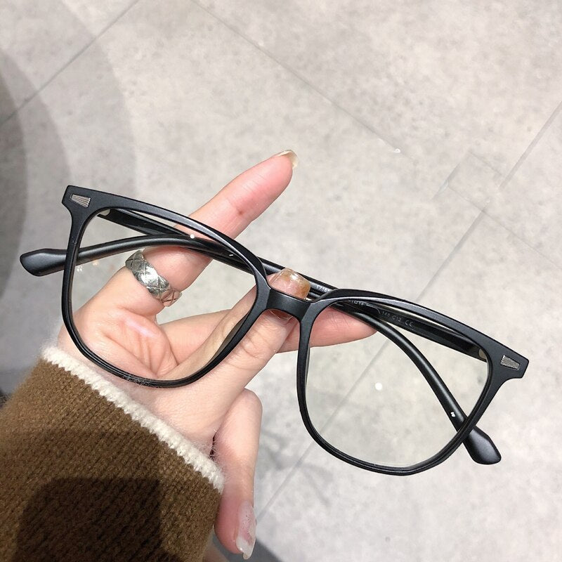 Blue Light Blocking Glasses For Eye Comfort