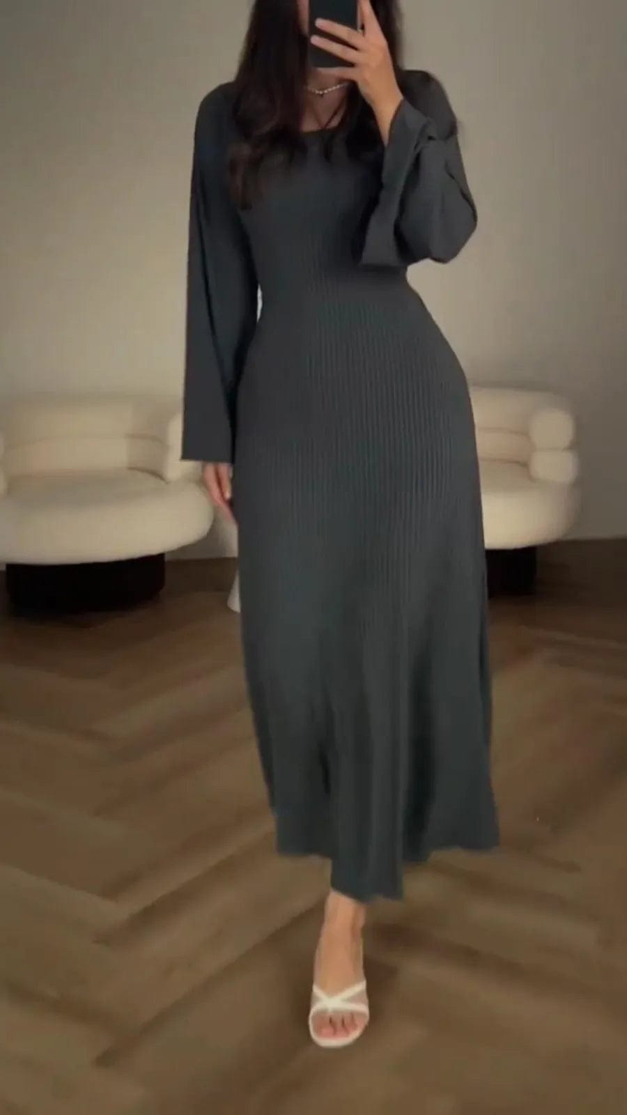 Chic Ladies Long Sleeveless Maxi Dress