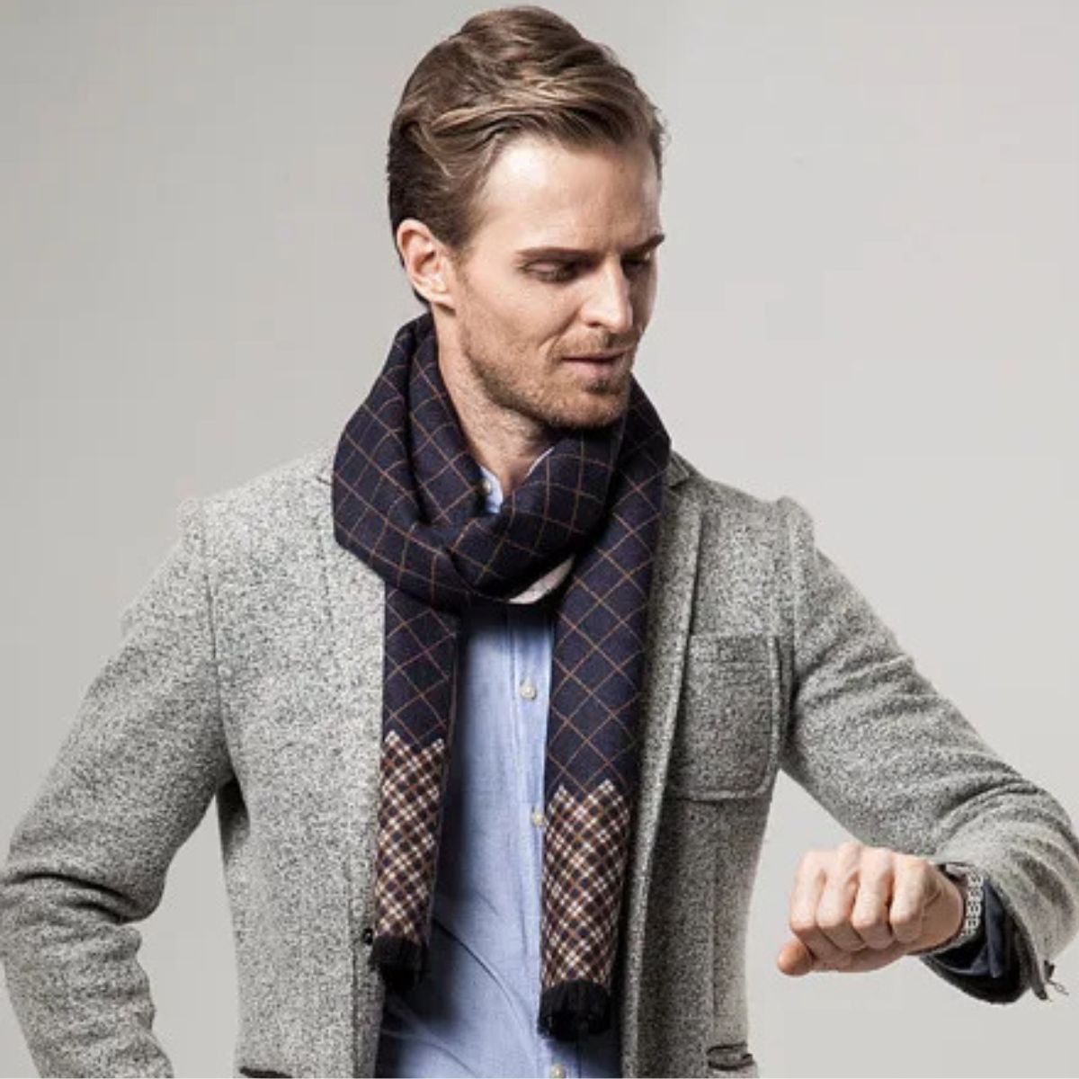 The Champs Élysées Cashmere Merino Scarf for Men - Black 4