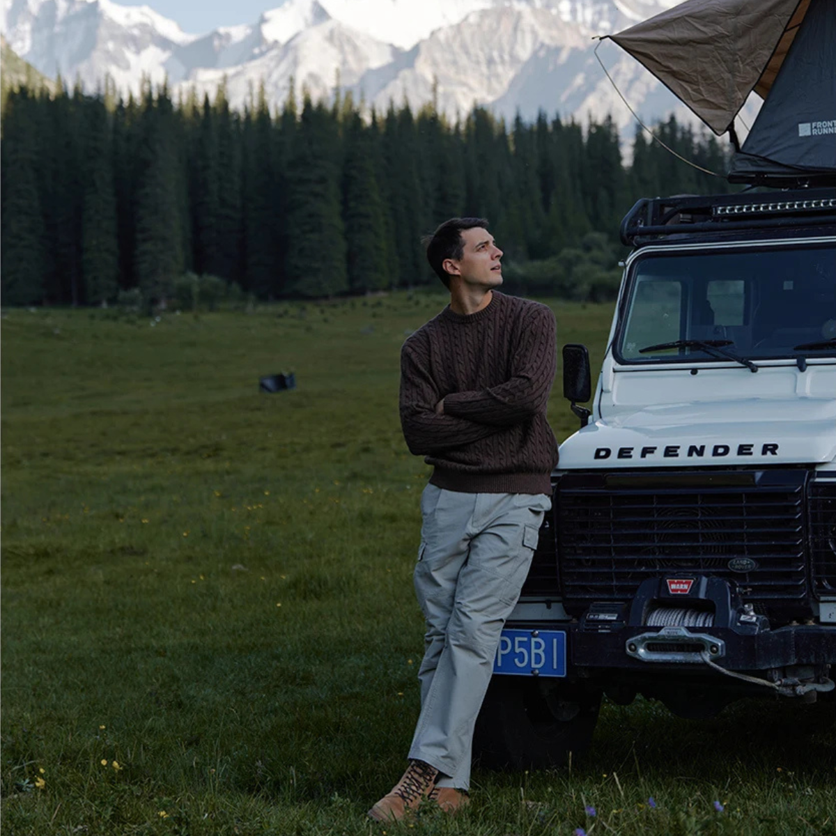 The Hever Men’s Cable Knit Crew Neck Sweater 2