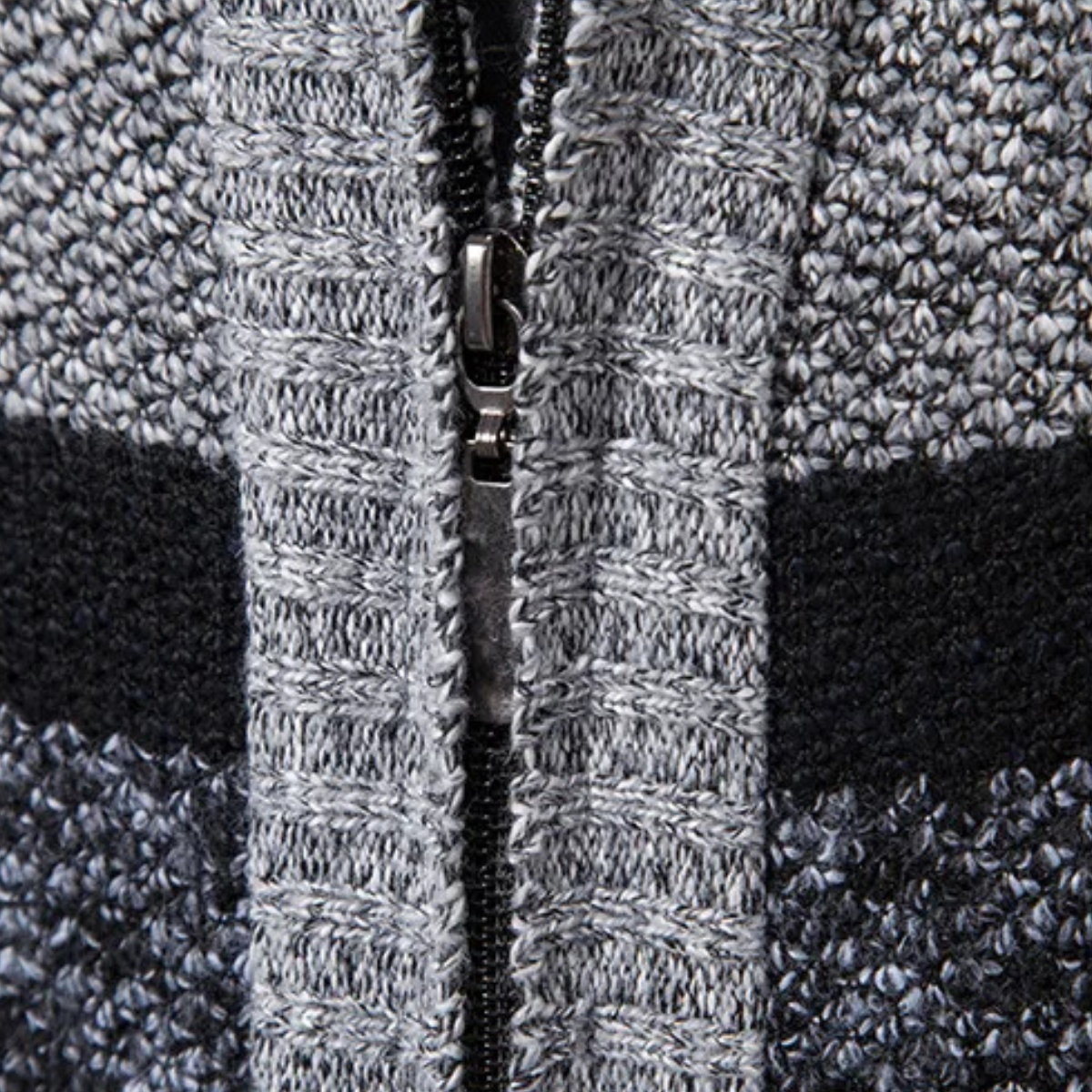 The Viareggio Men’s Knit Warm Striped Zip Cardigan 3