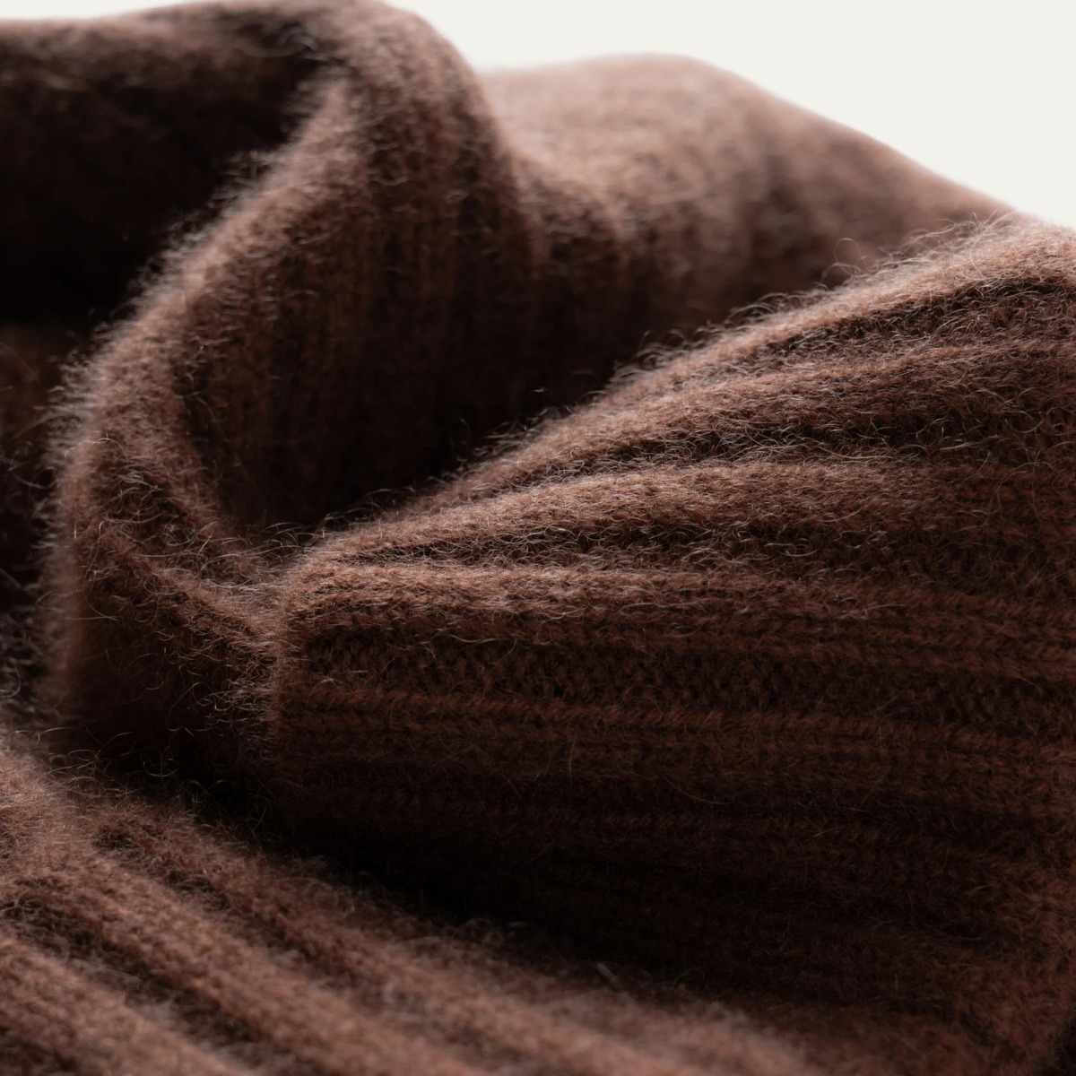 The Wentworth Men's Luxury Ribbed Knit Cashmere Beanie 4