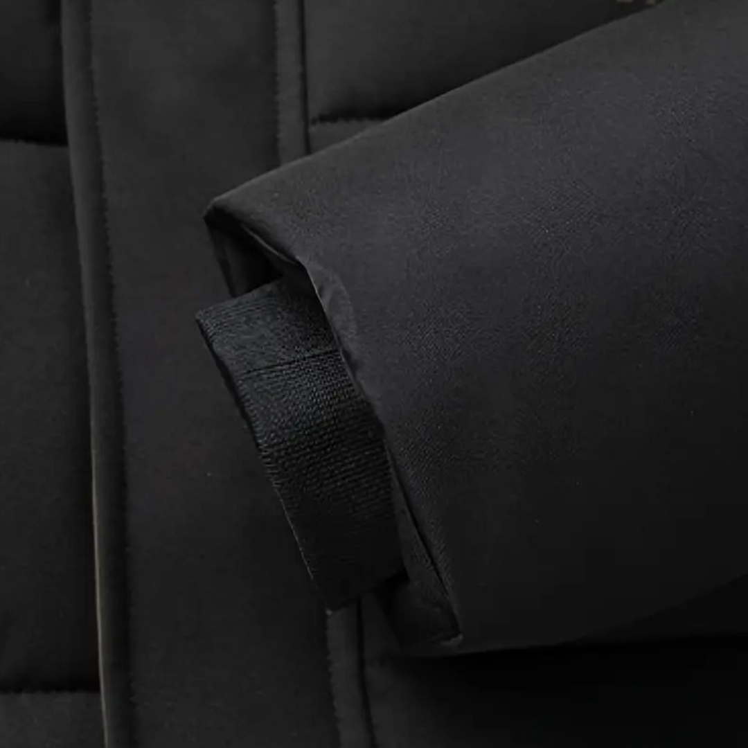 VogeLuxe | Men’s Technical Hooded Insulated Puffer