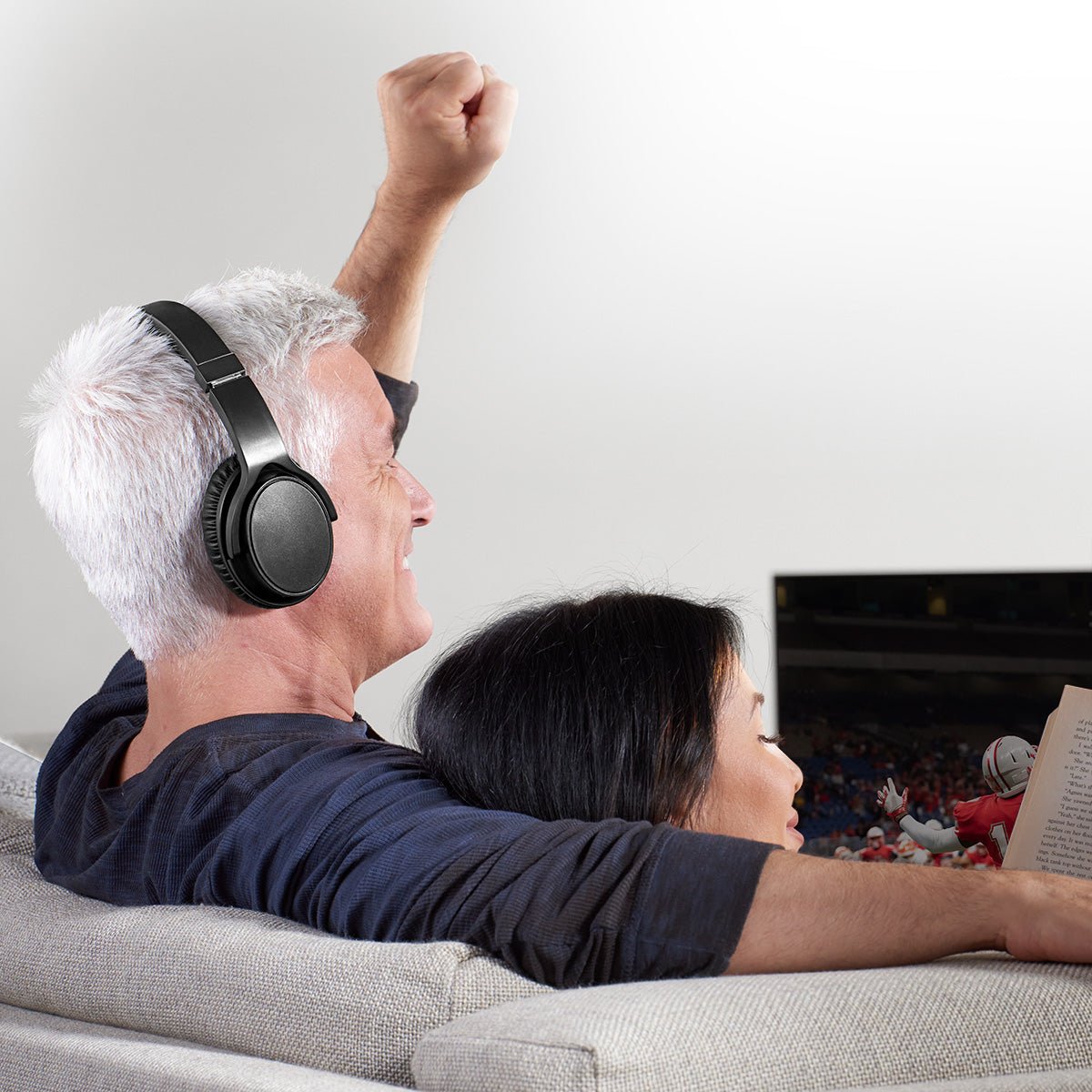 Long Range Cordless Stereo Headphones Comfort Fit - VogeLuxe