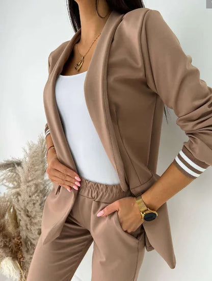 Fashionable White Two Piece Blazer Pants Suit