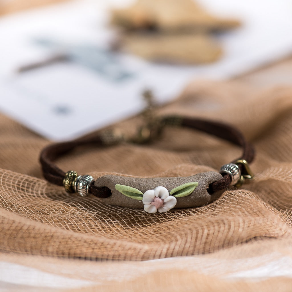 Fashionable Ladies Bracelet with Stylish Pattern
